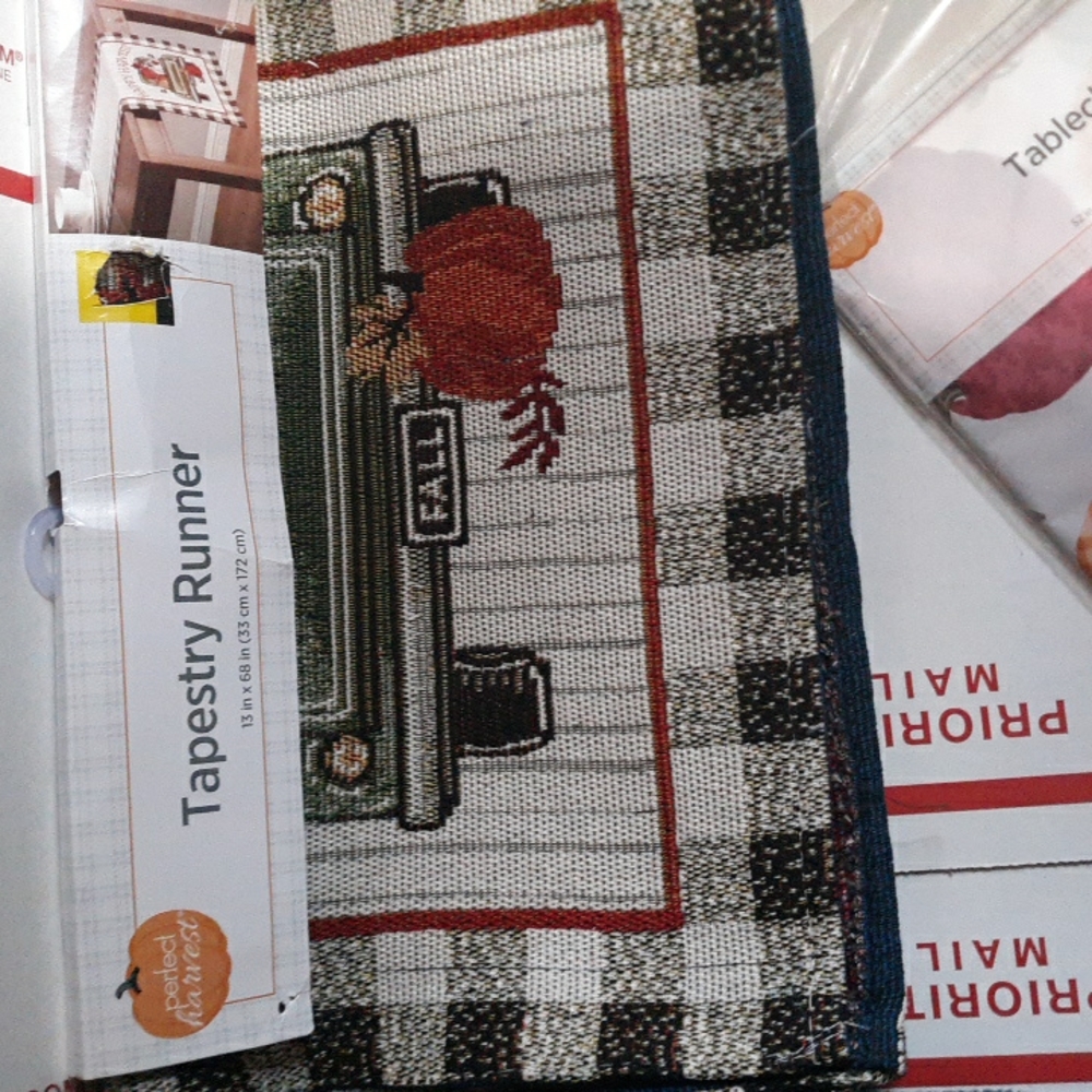 😇 Tapestry table runner and table cloth bundle